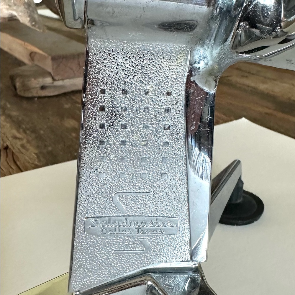 Vintage SaladMaster Food Processor With Five Cones. Made in Dallas, Great Cond. - Picture 4 of 7